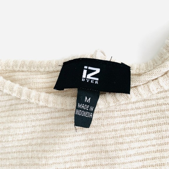 Iz Byer Rib Knit Dolman Sleeve Cream Sweater w/Necklace NWT Sz M - Picture 7 of 15